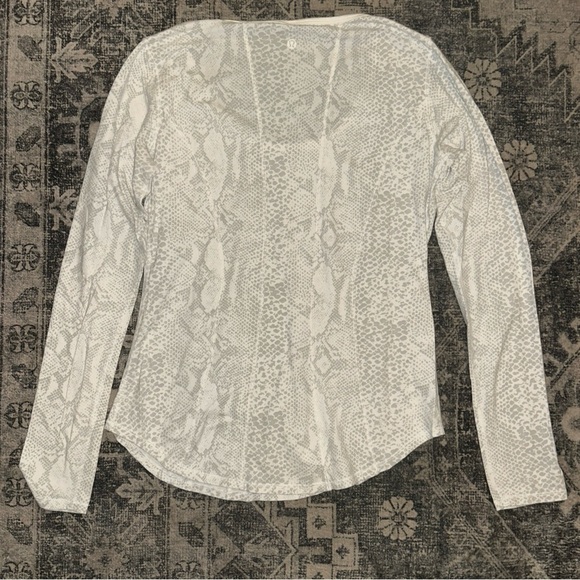 Lululemon Athletica White Patterned Long Sleeve Top - Picture 2 of 5